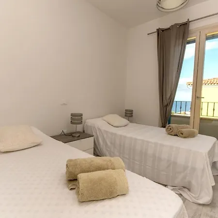Apartment Marina House - Luxury Apartment, Sea View, Wi-fi, Aircon - Key To Castelsardo