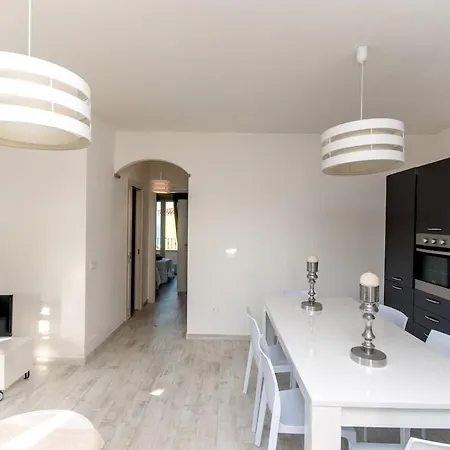 Apartment Marina House - Luxury Apartment, Sea View, Wi-fi, Aircon - Key To *