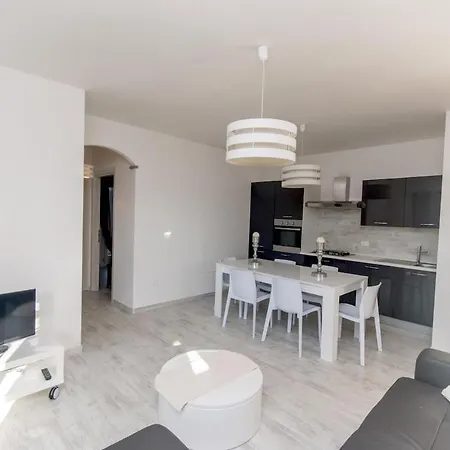 Apartment Marina House - Luxury Apartment, Sea View, Wi-fi, Aircon - Key To *
