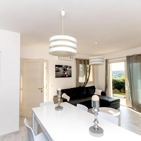 Marina House - Luxury Apartment, Sea View, Wi-fi, Aircon - Key To Apartment Castelsardo