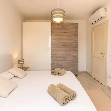 Marina House - Luxury Apartment, Sea View, Wi-fi, Aircon - Key To Appartamento *