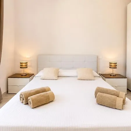 Marina House - Luxury Apartment, Sea View, Wi-fi, Aircon - Key To Castelsardo