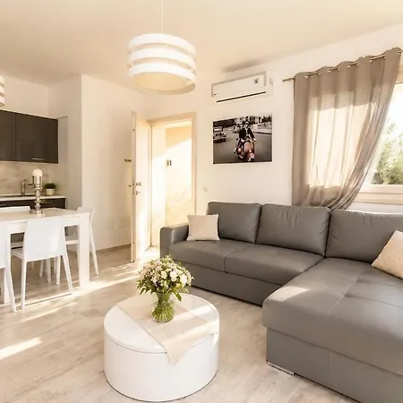 Marina House - Luxury Apartment, Sea View, Wi-fi, Aircon - Key To Appartamento