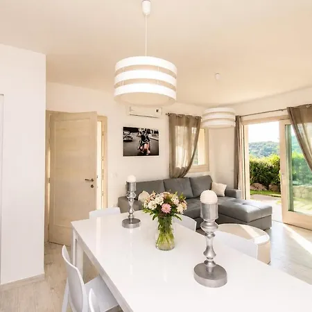 Marina House - Luxury Apartment, Sea View, Wi-fi, Aircon - Key To Appartamento *