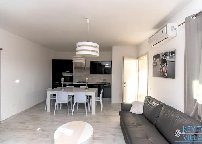 Marina House - Luxury Apartment, Sea View, Wi-fi, Aircon - Key To Apartamento